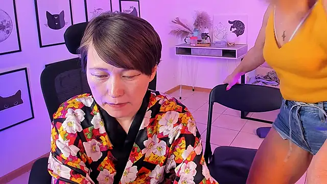 RosalindaFortuna online show from February 11, 2025, 2:02 pm