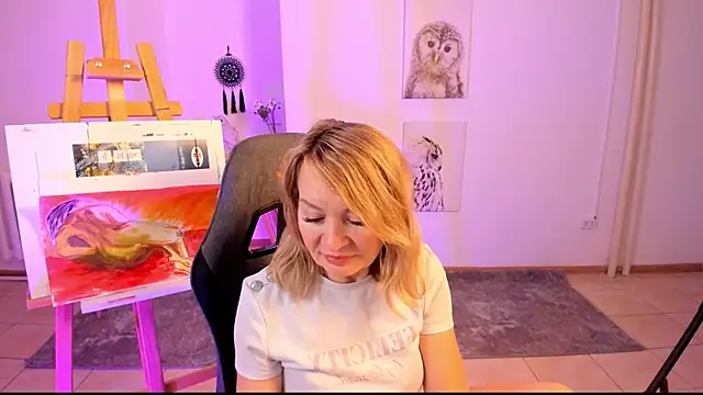 RosalindaFortuna online show from February 27, 2025, 1:49 pm