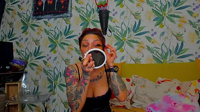 Lucky Deniz online show from February 4, 2026, 12:33 pm