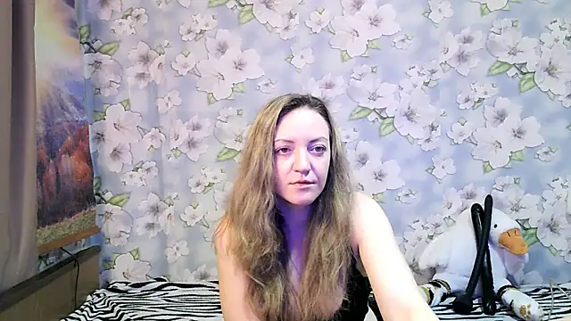 KattyLuuu online show from October 4, 2025, 9:02 pm