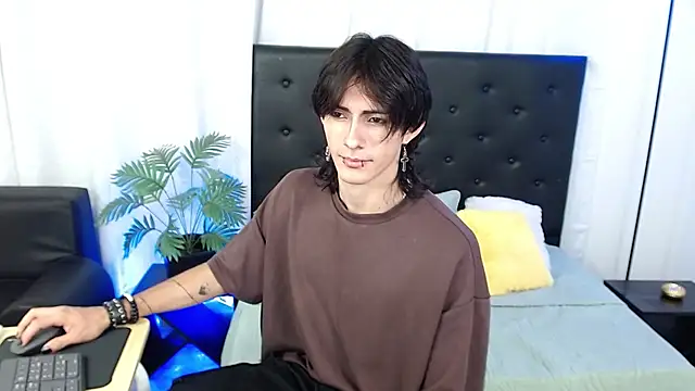 Snapshot of andreey50 chatting on November 18, 2025, 2:10 pm andreey50 online show from November 18, 2025, 2:10 pm