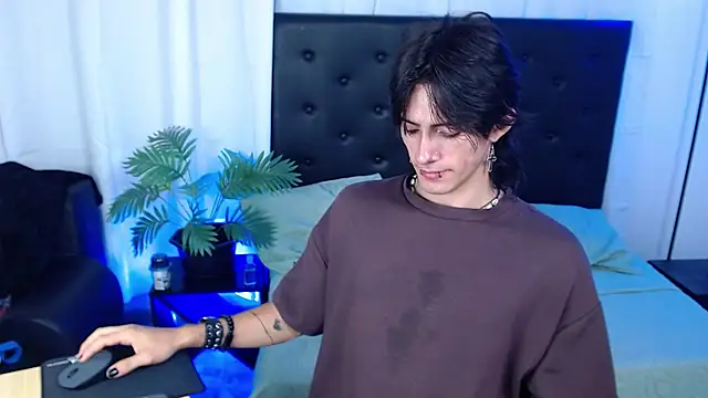 Snapshot of andreey50 chatting on November 22, 2025, 1:43 pm andreey50 online show from November 22, 2025, 1:43 pm