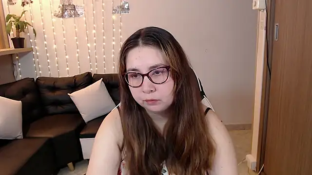 chloe prg online show from February 5, 2025, 1:11 pm