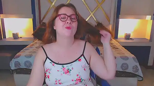 chloe prg online show from February 26, 2025, 6:43 pm