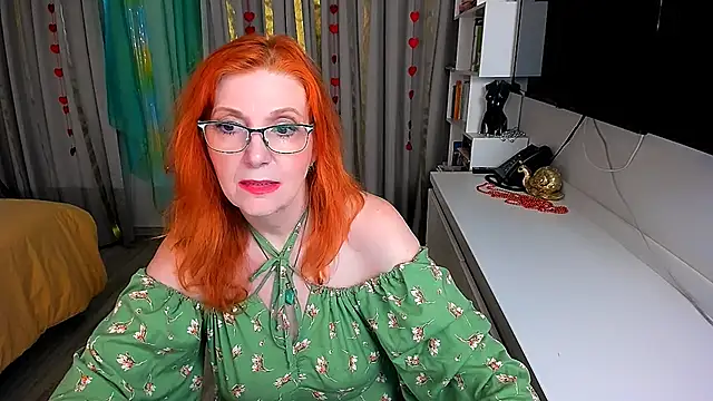 Snapshot of Fire-Fox-One chatting on April 23, 2026, 6:32 pm Fire-Fox-One online show from April 23, 2026, 6:32 pm