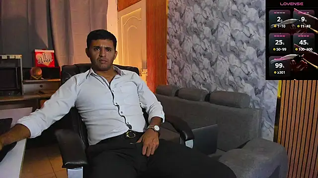 Snapshot of Hideintheoffice chatting on February 12, 2026, 7:36 am Hideintheoffice online show from February 12, 2026, 7:36 am