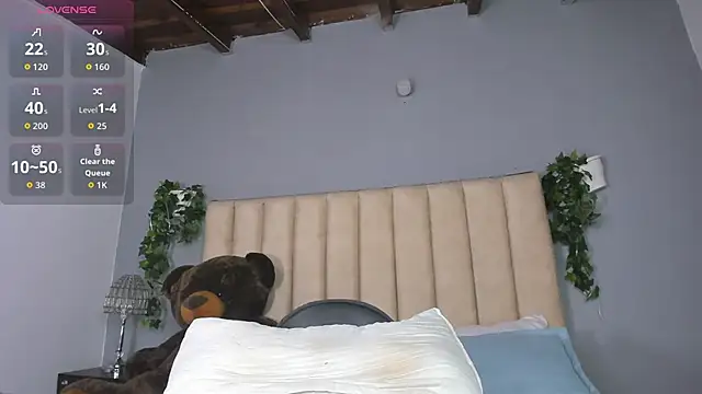 Camillesanto online show from October 9, 2025, 10:30 pm