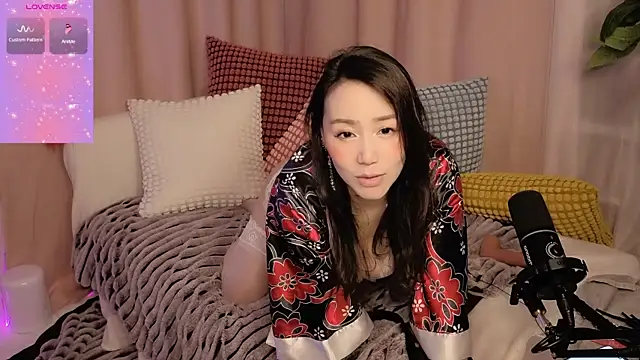 Snapshot of baobaomiqi_linger chatting on February 9, 2025, 5:08 am baobaomiqi linger online show from February 9, 2025, 5:08 am