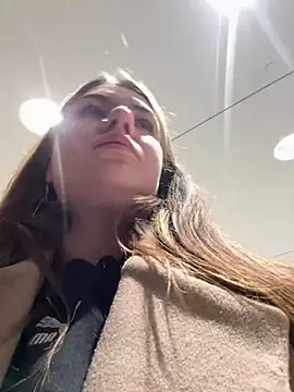 MayaMystic online show from December 25, 2024, 3:06 pm