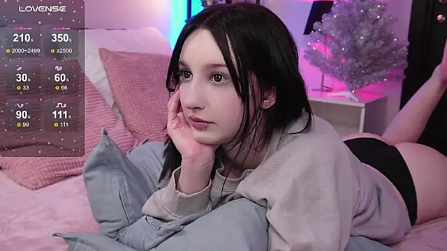 Lissa Meow  online show from December 22, 2024, 4:06 pm