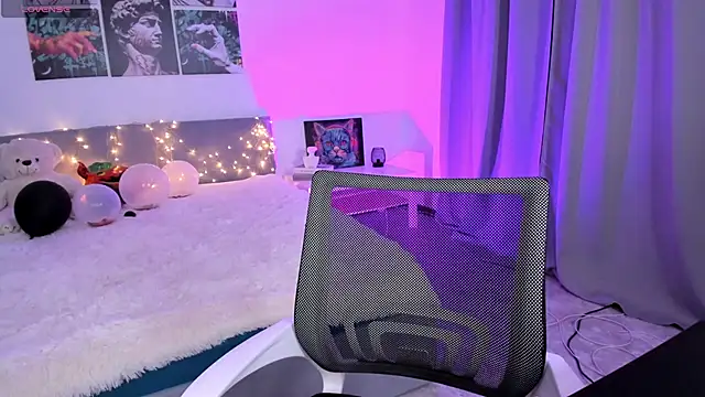 Lissa Meow  online show from November 20, 2025, 1:50 am