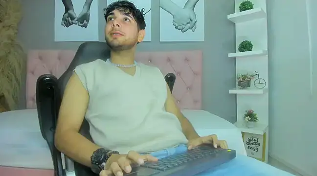 Samir bear online show from February 5, 2025, 1:00 pm