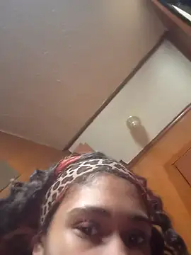 carmelbbyx22 online show from January 17, 2026, 7:39 pm