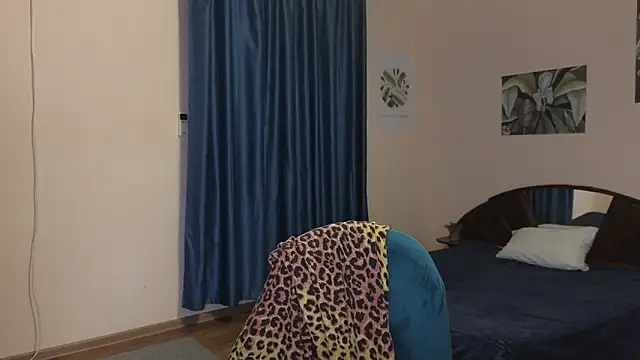 Miss Moren online show from November 18, 2025, 2:43 pm