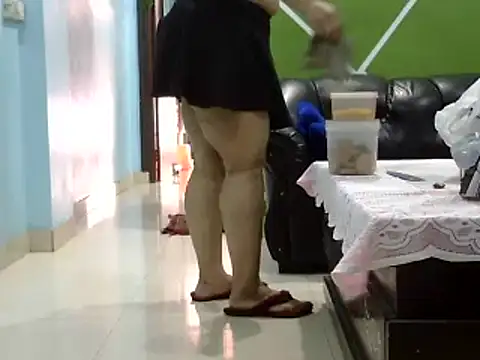 Housewife12 online show from February 5, 2025, 6:46 am