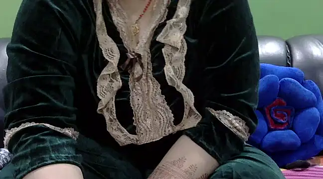 Housewife12 online show from February 28, 2025, 8:28 pm