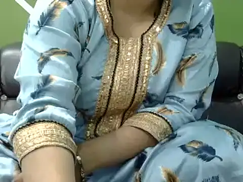 Housewife12 online show from March 7, 2025, 4:11 pm