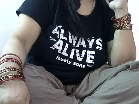 Housewife12 online show from September 25, 2025, 5:55 am