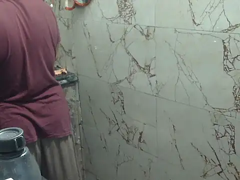 Housewife12 online show from October 16, 2025, 8:04 am