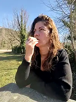 sansan2411 online show from February 25, 2026, 1:21 pm