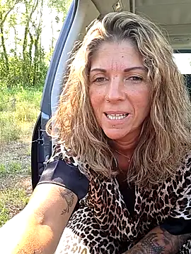sansan2411 online show from June 7, 2026, 3:49 pm