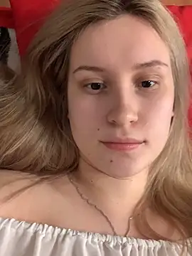 Snapshot of Sweet_white_chocolate chatting on January 6, 2025, 7:56 pm Sweet white chocolate online show from January 6, 2025, 7:56 pm