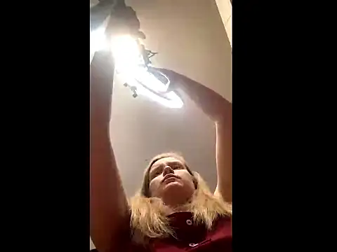 Snapshot of Sweet_white_chocolate chatting on January 12, 2025, 7:10 pm Sweet white chocolate online show from January 12, 2025, 7:10 pm