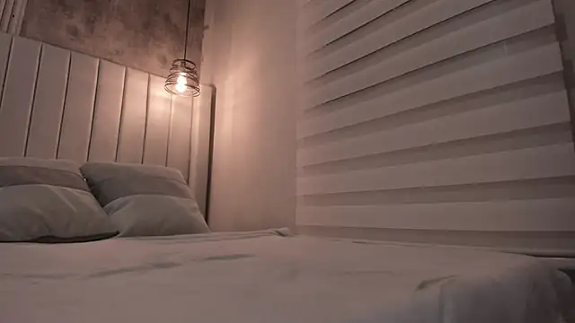  dakota a online show from October 8, 2025, 6:49 pm