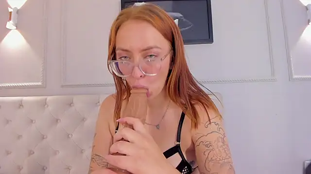 Snapshot of anniemartinezz chatting on February 6, 2025, 5:51 pm anniemartinezz online show from February 6, 2025, 5:51 pm