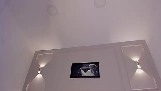 Snapshot of anniemartinezz chatting on February 12, 2025, 12:33 pm anniemartinezz online show from February 12, 2025, 12:33 pm