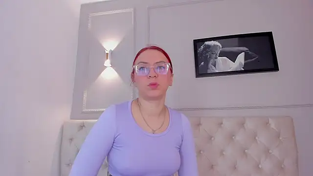Snapshot of anniemartinezz chatting on February 13, 2025, 12:32 pm anniemartinezz online show from February 13, 2025, 12:32 pm