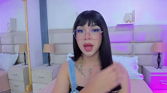 RoseCassie online show from March 22, 2025, 1:30 pm