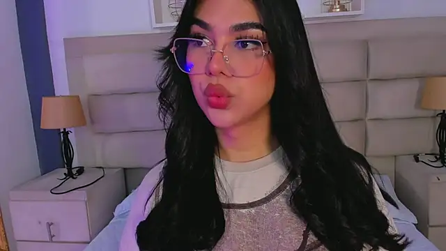 RoseCassie online show from September 17, 2025, 1:35 pm