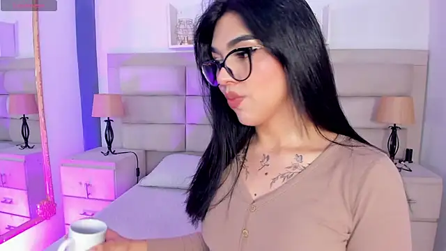 RoseCassie online show from October 6, 2025, 1:30 pm