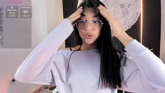 RoseCassie online show from November 6, 2025, 1:34 pm