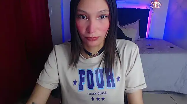 mia collens online show from February 3, 2025, 1:41 am