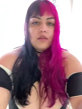 Snapshot of Pinky-Flower chatting on January 17, 2025, 7:49 pm Pinky-Flower online show from January 17, 2025, 7:49 pm