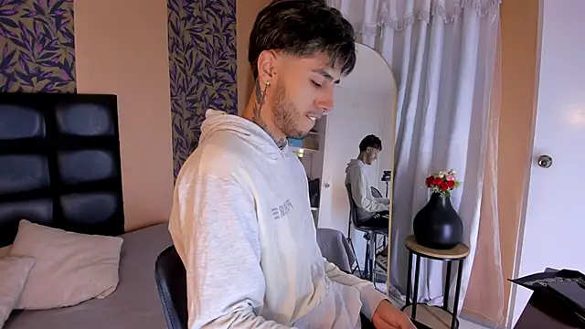 hinata itachi online show from February 19, 2026, 3:57 am