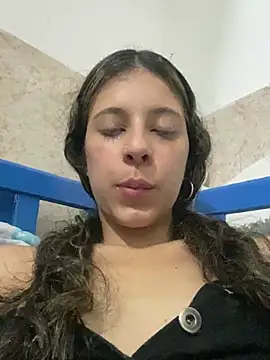 evaFiore online show from March 22, 2025, 3:41 am