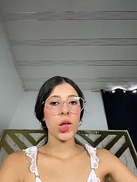 Snapshot of evaFiore chatting on June 10, 2026, 6:29 pm evaFiore online show from June 10, 2026, 6:29 pm