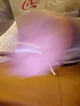 Snapshot of Kingqueen696 chatting on January 8, 2026, 1:46 pm Kingqueen696 online show from January 8, 2026, 1:46 pm