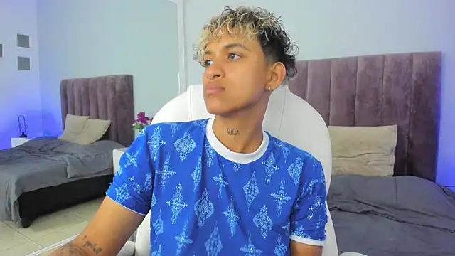 Snapshot of Dominick_jones chatting on February 13, 2025, 11:58 pm Dominick jones online show from February 13, 2025, 11:58 pm