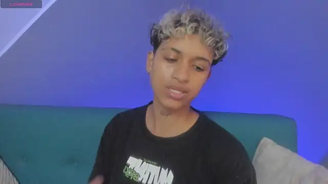 Snapshot of Dominick_jones chatting on March 1, 2025, 6:00 pm Dominick jones online show from March 1, 2025, 6:00 pm