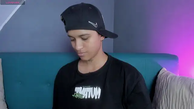 Snapshot of Dominick_jones chatting on March 11, 2025, 8:31 pm Dominick jones online show from March 11, 2025, 8:31 pm