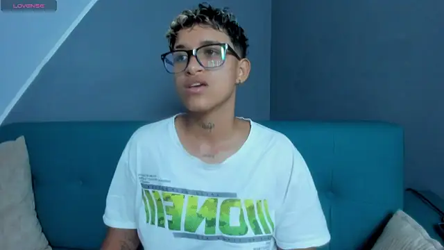 Snapshot of Dominick_jones chatting on March 15, 2025, 12:47 am Dominick jones online show from March 15, 2025, 12:47 am