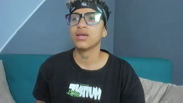 Snapshot of Dominick_jones chatting on March 18, 2025, 3:53 pm Dominick jones online show from March 18, 2025, 3:53 pm