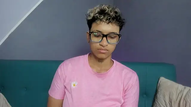 Snapshot of Dominick_jones chatting on March 20, 2025, 7:14 pm Dominick jones online show from March 20, 2025, 7:14 pm