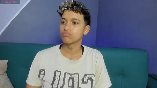 Snapshot of Dominick_jones chatting on March 22, 2025, 10:37 pm Dominick jones online show from March 22, 2025, 10:37 pm