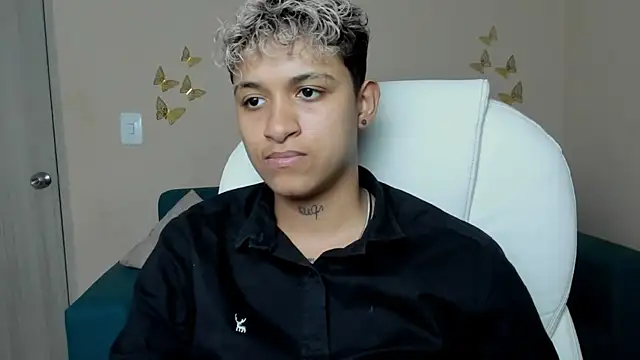 Snapshot of Dominick_jones chatting on September 18, 2025, 9:17 pm Dominick jones online show from September 18, 2025, 9:17 pm