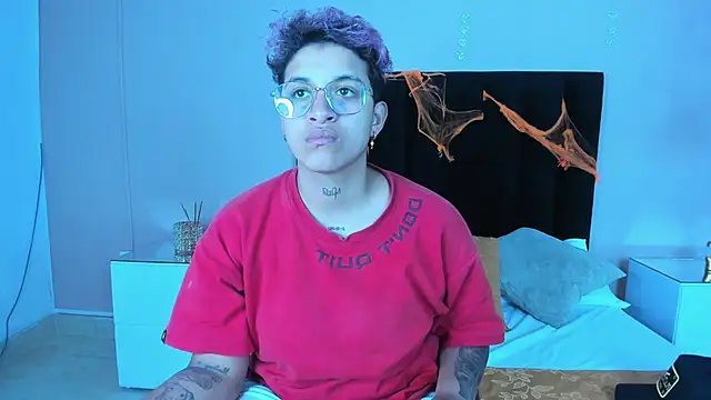 Snapshot of Dominick_jones chatting on October 16, 2025, 6:25 am Dominick jones online show from October 16, 2025, 6:25 am